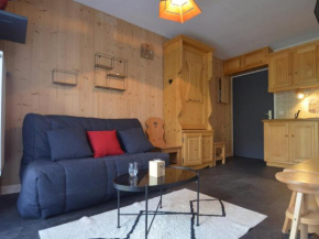 Studio 4 pers. Les Menuires - balcon, casier à skis, ascenseur - FR-1-452-159